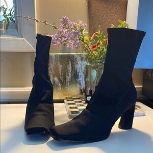 Black Heeled Boots with Sleek Design